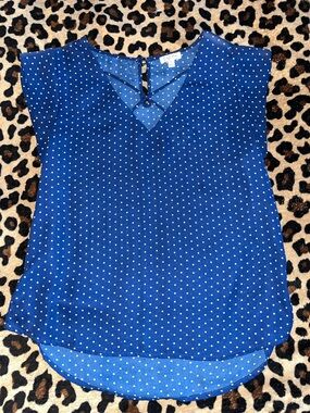Lily White Blue Polka Dot V-Neck Cap Sleeve Blouse